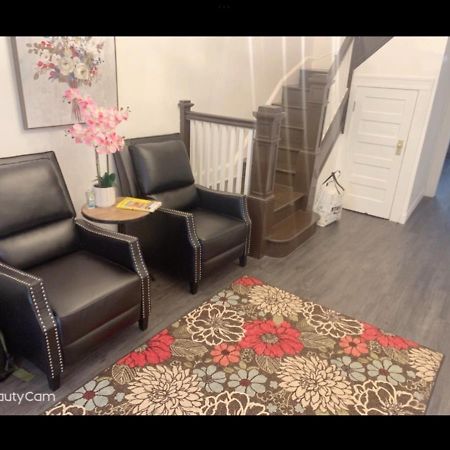 Brand New Bedroom With Tv Next Jhu Baltimore Zewnętrze zdjęcie