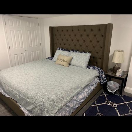 Brand New Bedroom With Tv Next Jhu Baltimore Zewnętrze zdjęcie